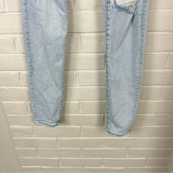 American Eagle Distressed Light Wash High Rise Jegging Size 2 - Picture 5 of 11